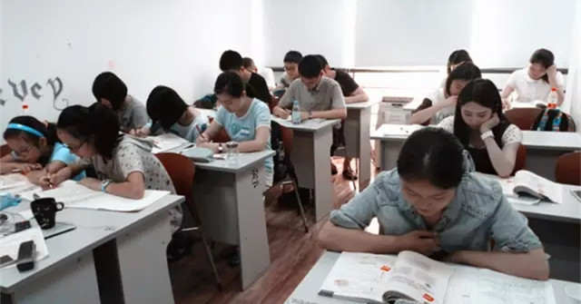 德語周末班上課中