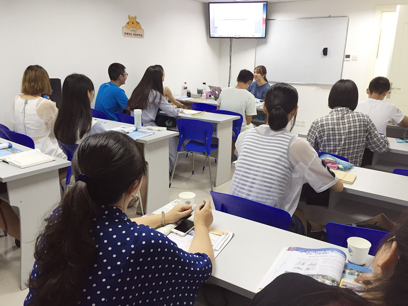 譚詠玫老師法語(yǔ)初級(jí)白班