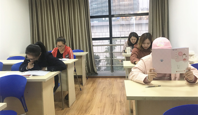 韓語周末班（向老師）