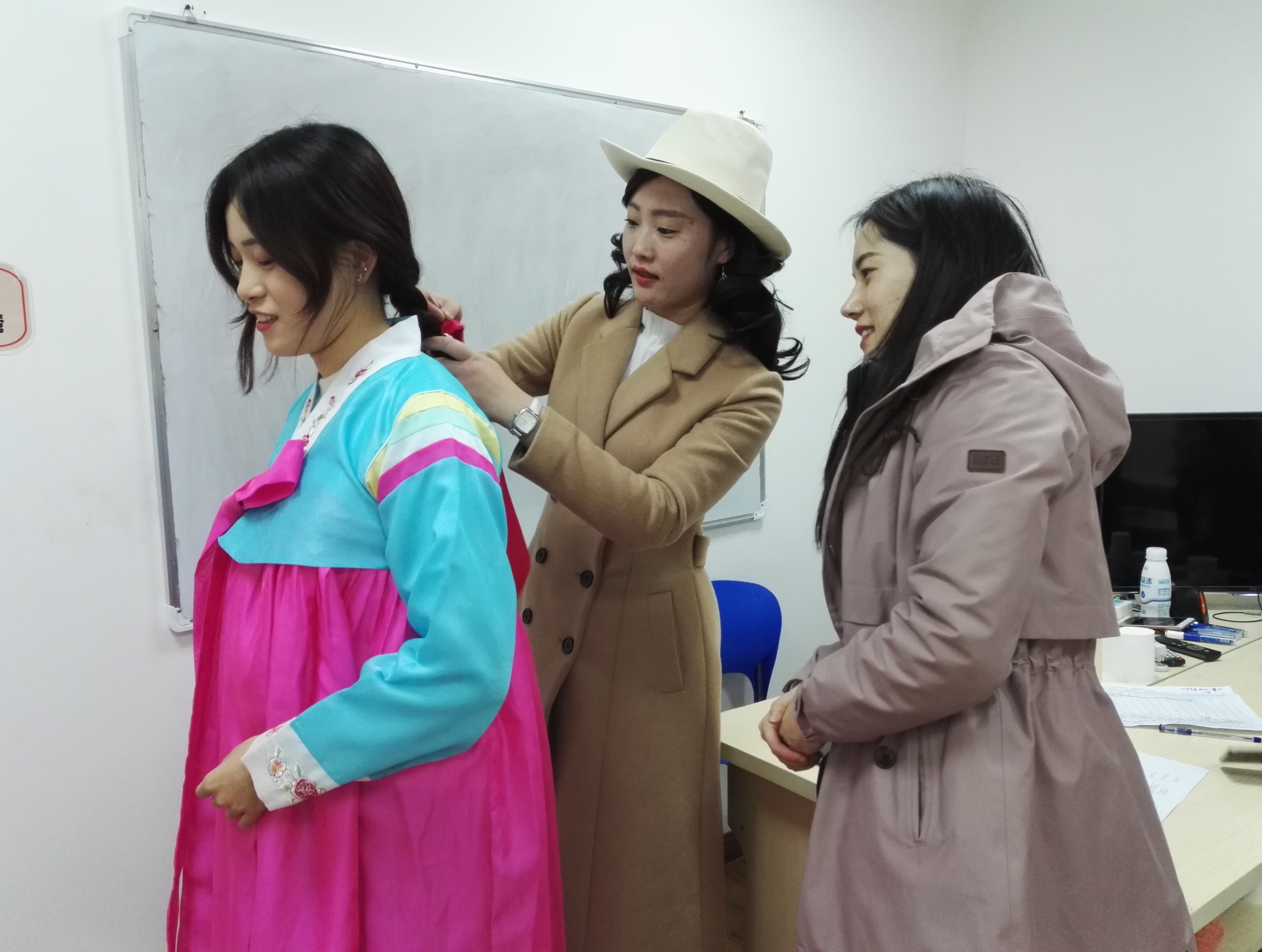 韓服展示課：變身美少女啦~